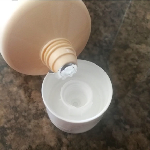 NIB It Cosmetics Confidence + Confidence in a Compact Bundle - Picture 2 of 8